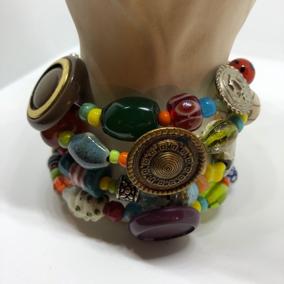 Handcrafted Bead and Button Bracelet ❤️ - Picture 15 of 16